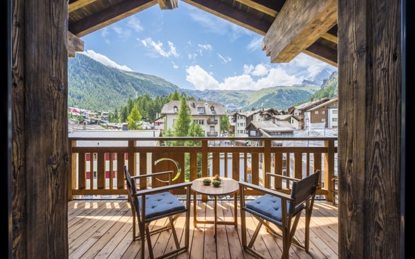 Your Perfect Summer Base: Luxury Residences in Lech & Zermatt