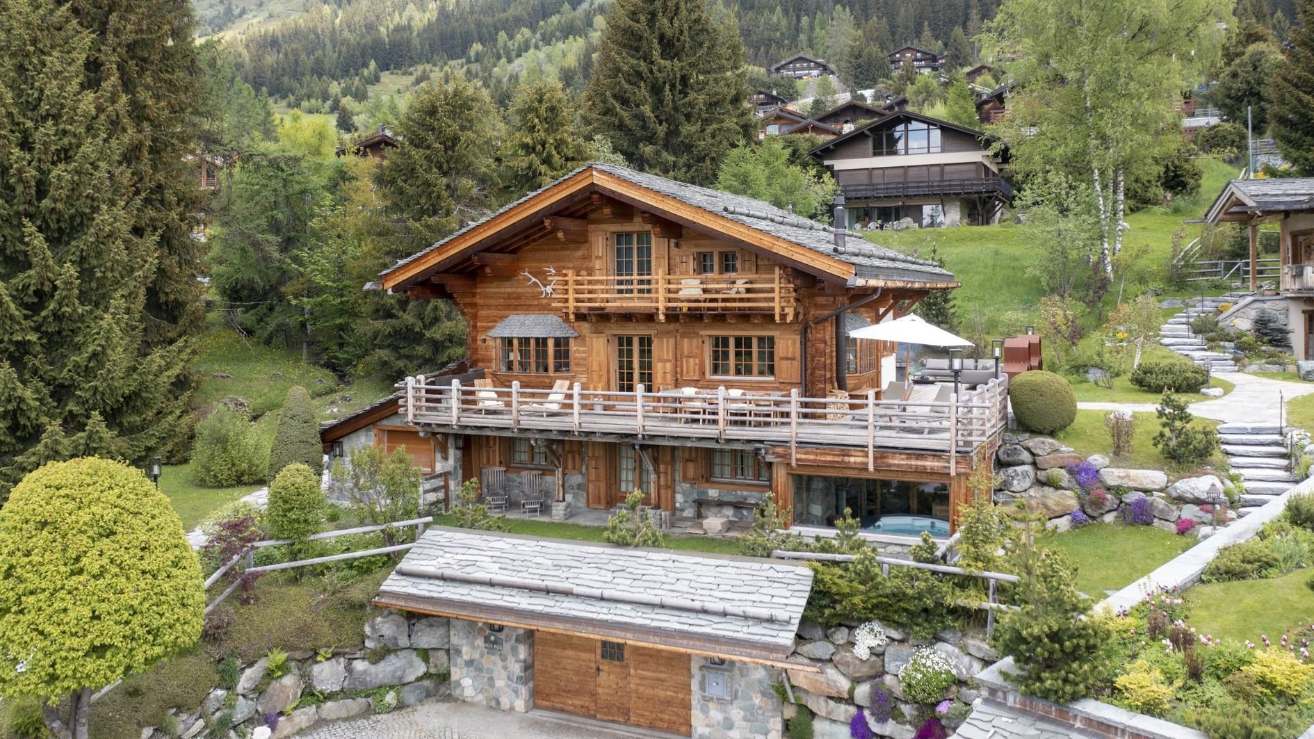 Chalet Deux Riés in Verbier, Switzerland - Chalet exterior