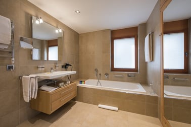 Alex - Bathrooms