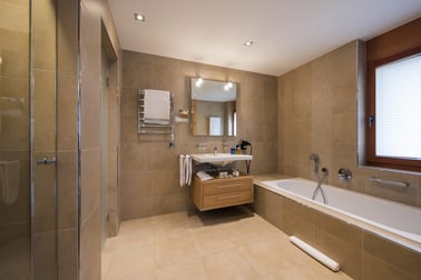 Alex - Bathrooms