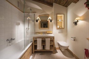 Antoinette - Bathrooms