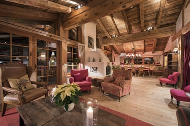 Antoinette - Living Area