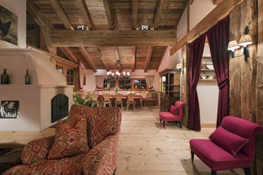 Antoinette - Dining Area