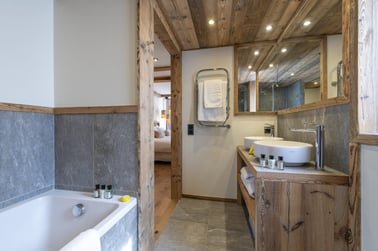 Arolay Apartment 2 - Bathrooms