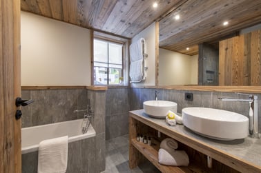 Arolay Penthouse - Bathrooms