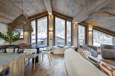 Arolay Penthouse - Dining Area