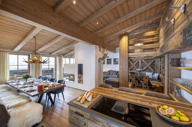 Brunnenhof 11 - Dining Area