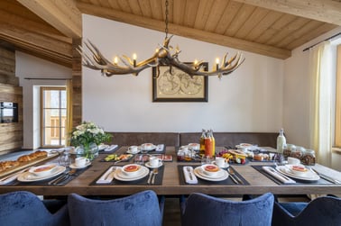 Brunnenhof 11 - Dining Area