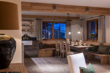 Brunnenhof 8 - Dining Area