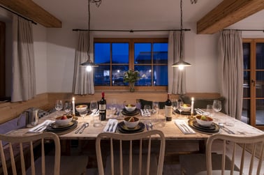 Brunnenhof 8 - Dining Area