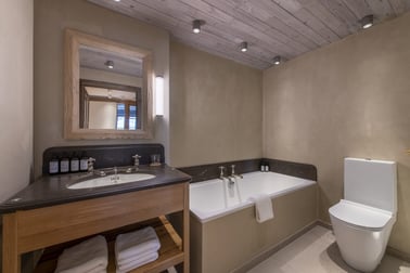 Brunnenhof 8 - Bathrooms