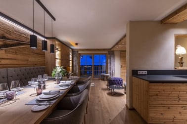 Brunnenhof 9 - Dining Area