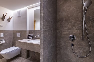 Brunnenhof 9 - Bathrooms