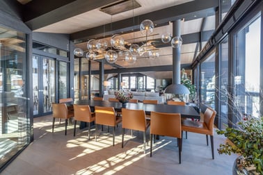 Chalet B - Dining Area