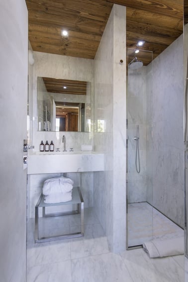 Chalet Carat - Bathrooms