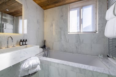 Chalet Carat - Bathrooms