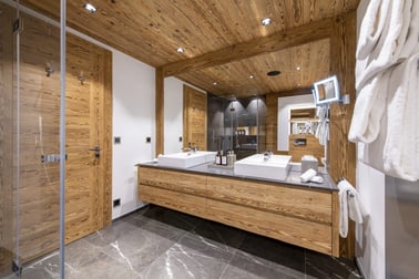 Chalet Elbrus - Bathrooms