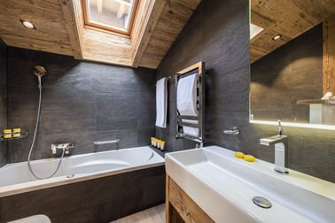 Chalet La Datcha - Bathrooms