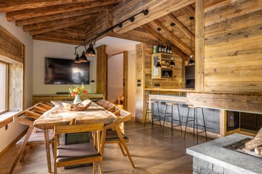 Chalet Oly - Dining Area