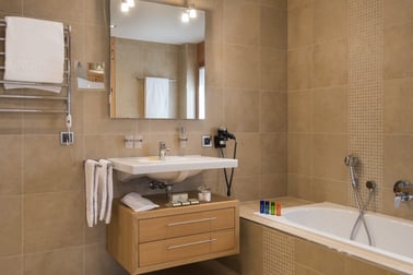 Chalet Shalimar - Bathrooms