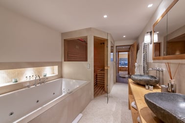 Chalet Tresgaye - Bathrooms