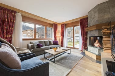 Schwarzee - Living Area