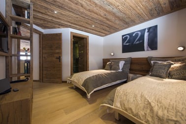 No. 5, Apartment 4