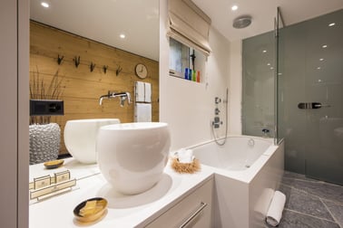 Petiti - Bathrooms