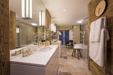 Petiti - Bathrooms