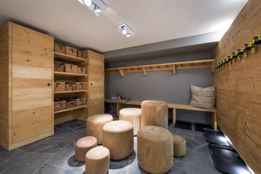 Petiti - Ski Room