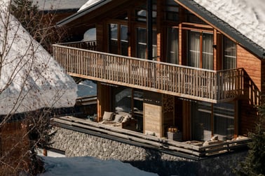 Steinlodge Lech - Exterior and views