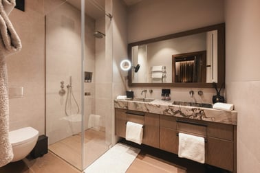 Steinlodge Lech - Living Areas/Bathrooms