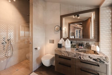 Steinlodge Lech - Living Areas/Bathrooms