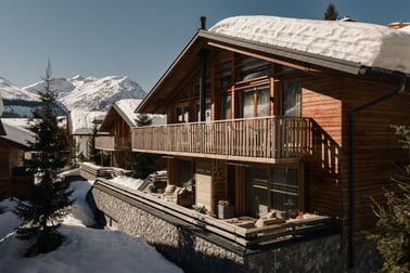 Steinlodge Lech - Exterior and views