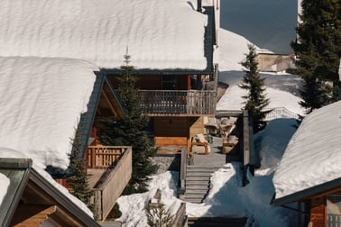 Steinlodge Lech - Exterior and views