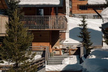 Steinlodge Lech - Exterior and views