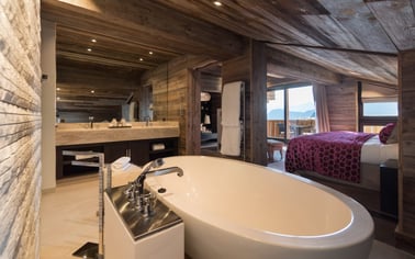 The Lodge - Bathrooms