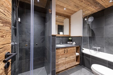 Victoria 111 - Bathrooms
