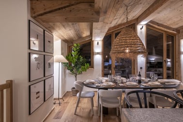 Arolay Penthouse - Dining Area