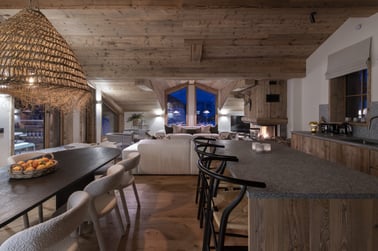 Arolay Penthouse - Dining Area