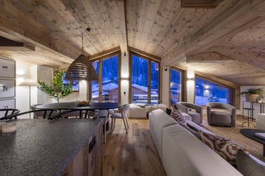 Arolay Penthouse - Dining Area