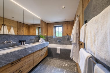 Brunnenhof 10 - Bathrooms