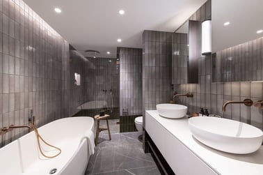 Brunnenhof 12 - Bathrooms