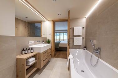 Brunnenhof 5 - Bathrooms