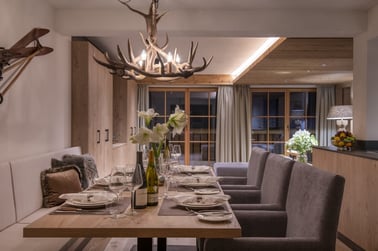 Brunnenhof 7 - Dining Area