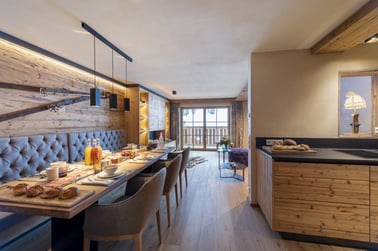 Brunnenhof 9 - Dining Area