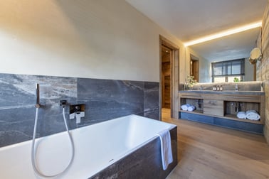 Chalech L - Bathrooms