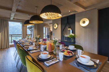 Chalet Altius - Dining Area