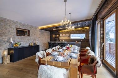 Chalet Bluebird - Dining Area