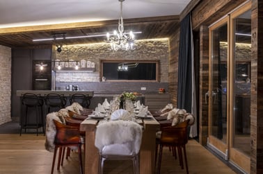 Chalet Bluebird - Dining Area